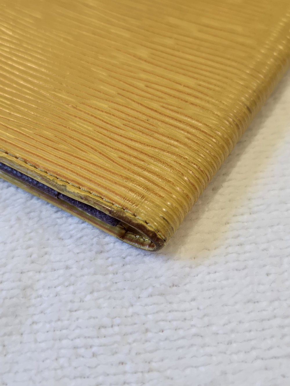 Louis Vuitton Authentic Yellow Epi Leather Long Card Holder - Picture 4 of 14